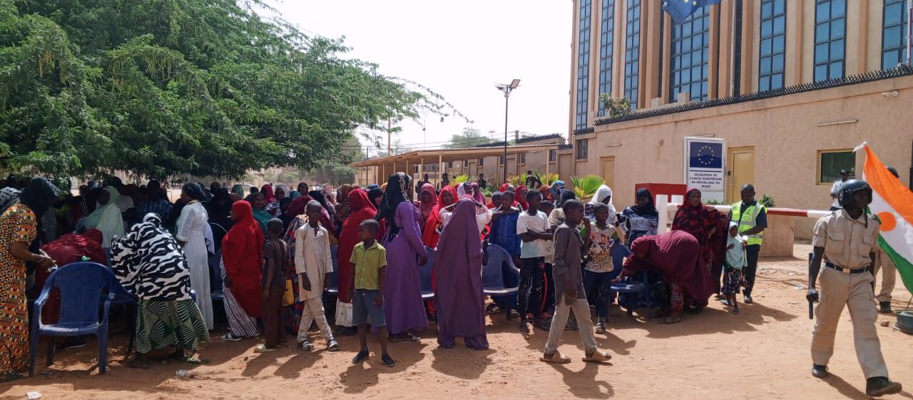 NIGER : LE C.R.O.S.Y.R. MANIFESTE DEVANT L’UE, UNE COLÈRE MAL CIBLÉE FACE AUX URGENCES NATIONALES