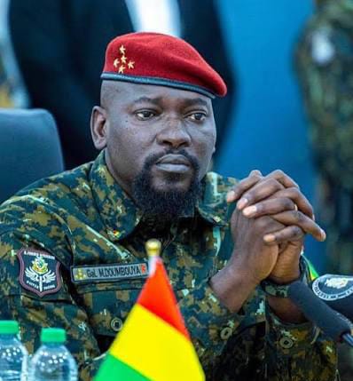 Conakry : Mamadi Doumbouya secoue la diplomatie guinéenne en rappelant douze ambassadeurs dans plusieurs capitales clés