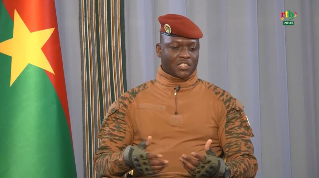 Burkina Faso : Traoré enterre la démocratie… et prépare son trône