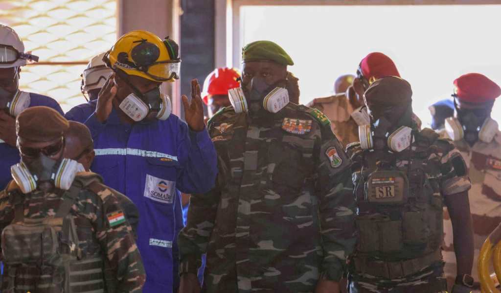 Niger : 1 000 tonnes d’uranium stockées et des prières contre le terrorisme, le pari fou du CNSP