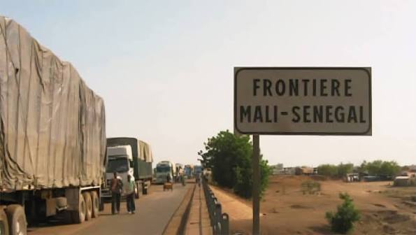 Sénégal : l&rsquo;Union des routiers suspend les trajets vers Bamako face aux attaques jihadistes