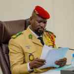 Guinée : Doumbouya frappe fort au sommet de l’État, trois têtes tombent sans explication officielle