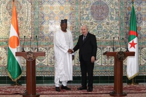 Alger offre quatre hélicoptères à Niamey : geste stratégique ? opération de rattrapage diplomatique ? Ou deal gagnant-gagnant…