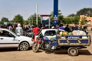 Niger : la pénurie de carburant se répand dans plusieurs régions, le quotidien vire au calvaire pour les…