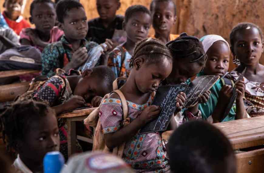 Crise de l’éducation au Sahel : des millions d’enfants privés de rentrée scolaire par la terreur djihadiste